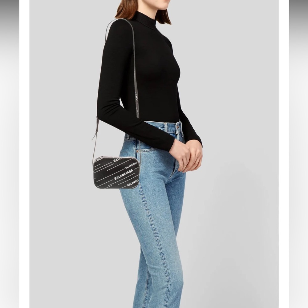 Balenciaga Everyday Logo Print Camera Bag - Picture 12 of 12